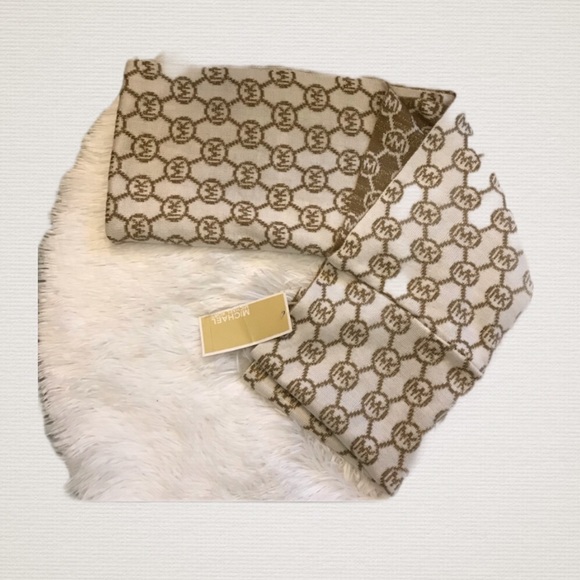 Michael Kors Accessories - 💖NWT MICHAEL KORS SCARF💖